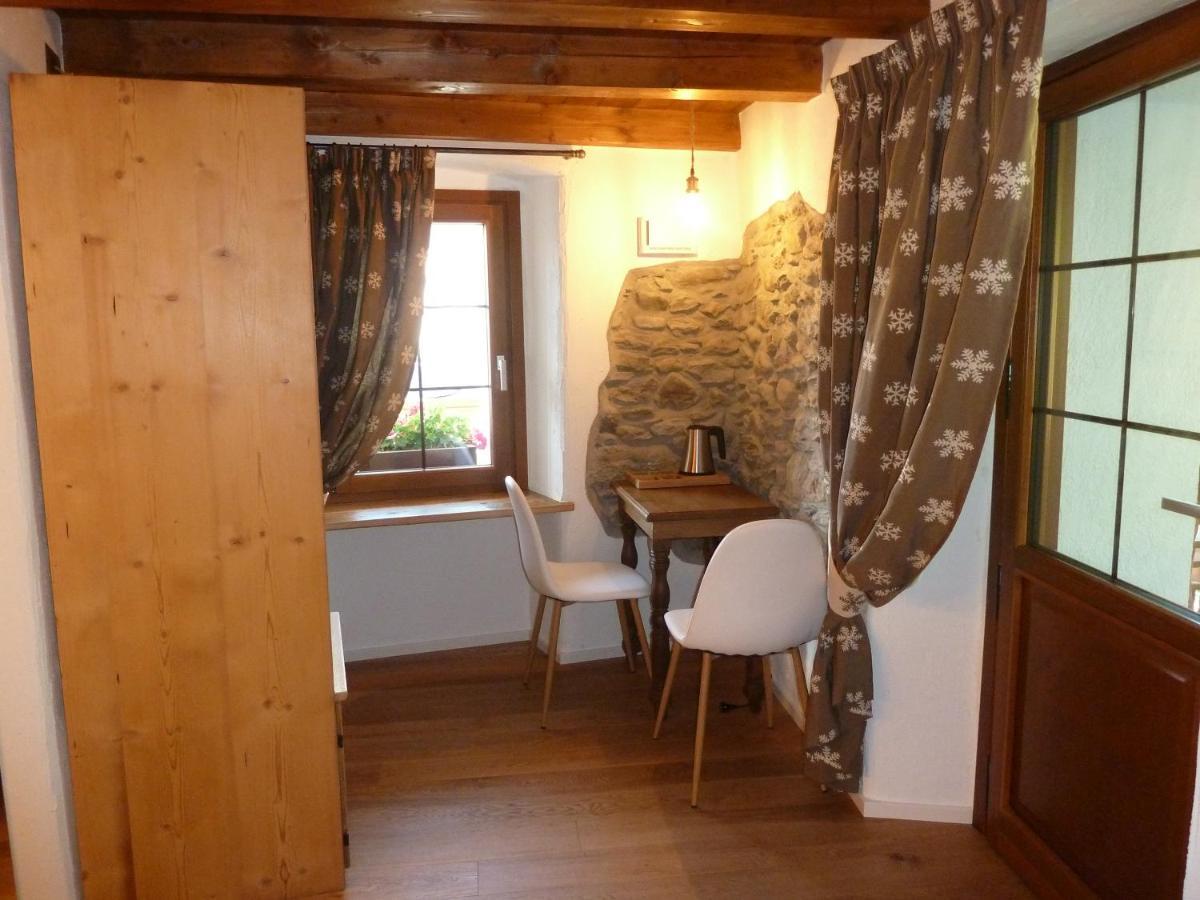 Beb Luca76 Bed & Breakfast Avise Exterior photo