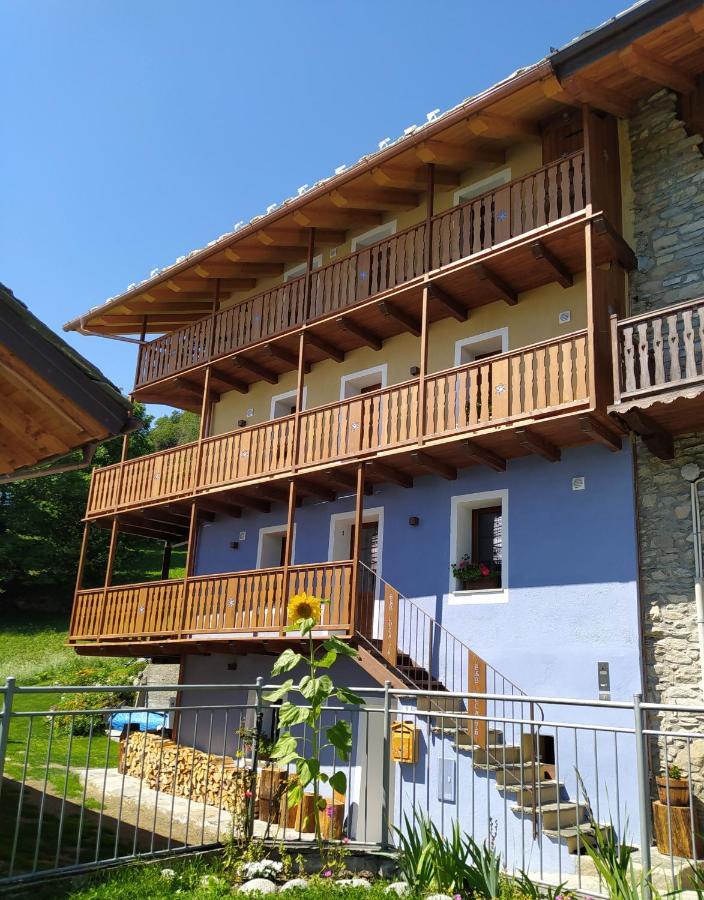 Beb Luca76 Bed & Breakfast Avise Exterior photo