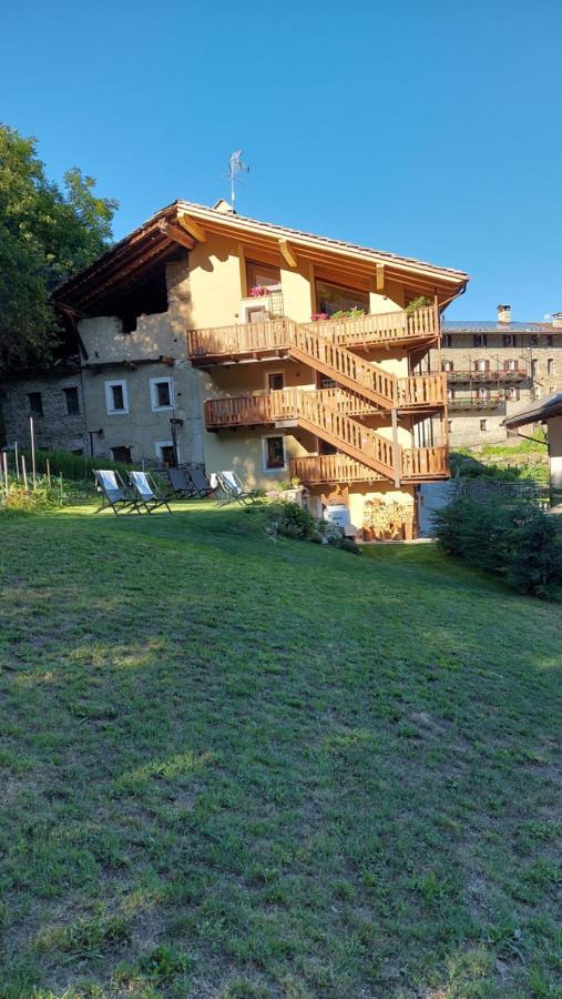 Beb Luca76 Bed & Breakfast Avise Exterior photo
