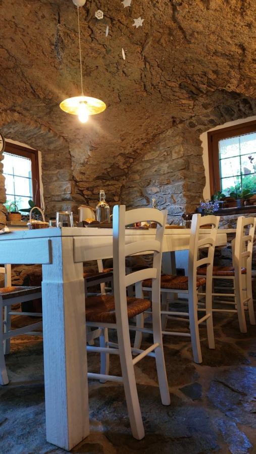 Beb Luca76 Bed & Breakfast Avise Exterior photo