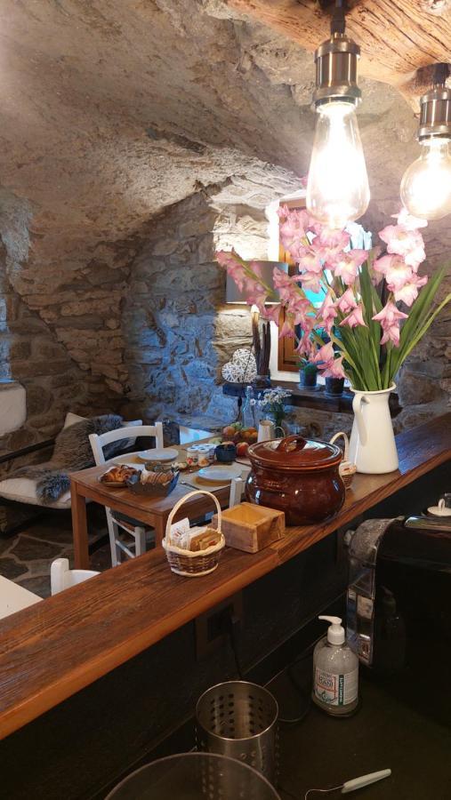 Beb Luca76 Bed & Breakfast Avise Exterior photo