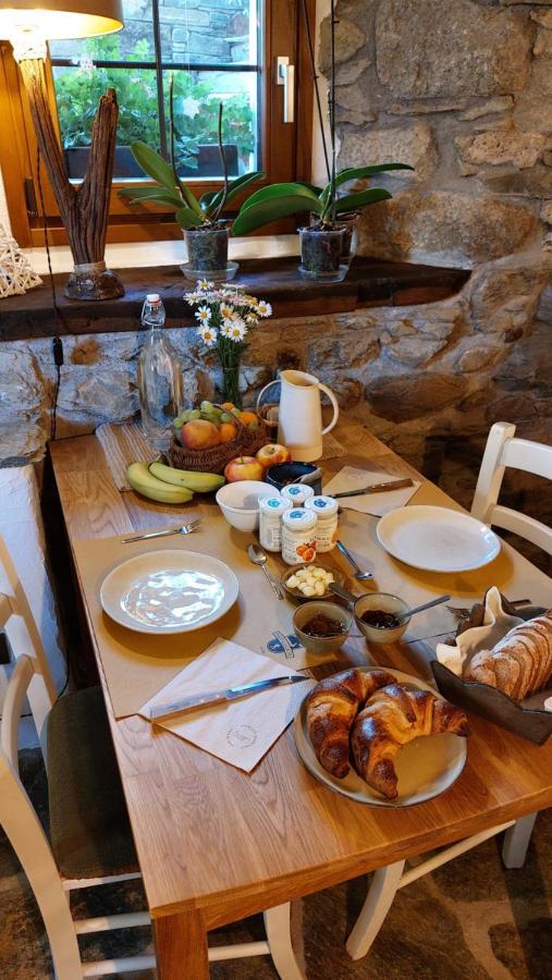 Beb Luca76 Bed & Breakfast Avise Exterior photo